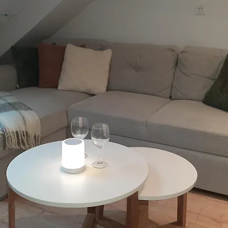 Au Sommet Virtonnais, 4p Sous Les Etoiles De Gaume * Virton